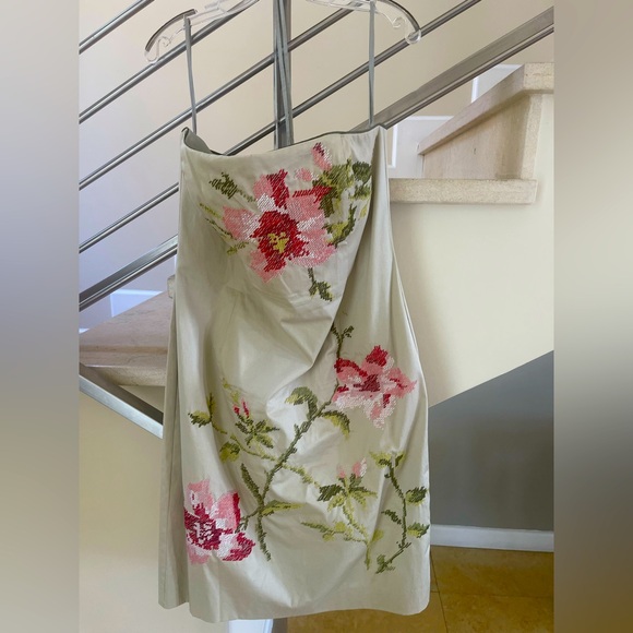 Kay Unger Dresses & Skirts - Vintage Floral Embroidered Strapless Dress